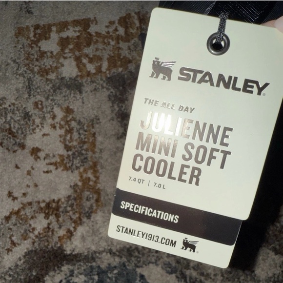 Stanley Cooler Bag 7.2QT Compact Leakproof Black 10 Cans/7.2qt Julienne Mini NEW - Picture 7 of 9